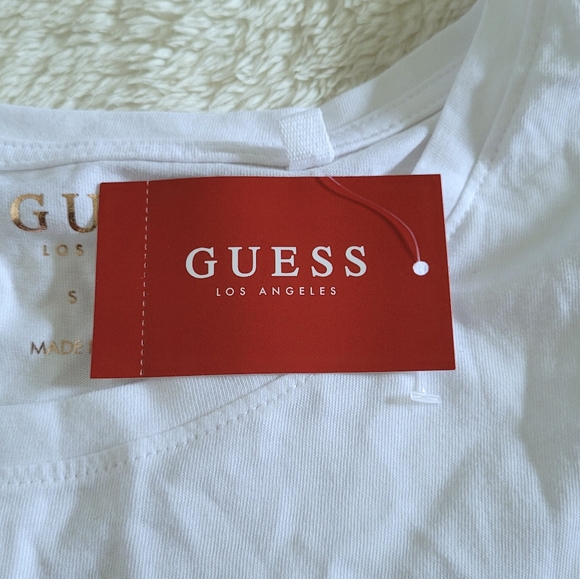 Guess❓Miller Floral💐 Graphic Tee👕 - NWT - Picture 6 of 15